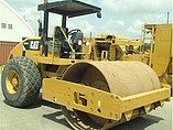 11 CATERPILLAR CS-533E