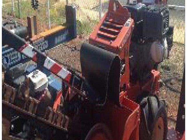 2011 DITCH WITCH RT12 Photo