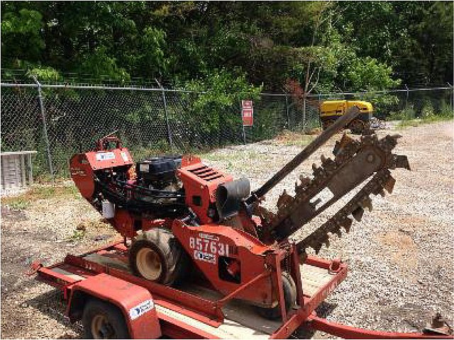2011 DITCH WITCH RT12 Photo