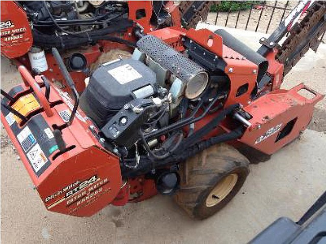 2011 DITCH WITCH RT24 Photo