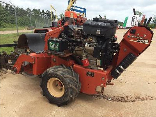 11 DITCH WITCH RT12