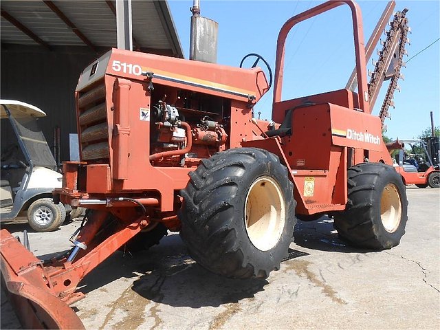 DITCH WITCH 5110 TRENCHER Photo