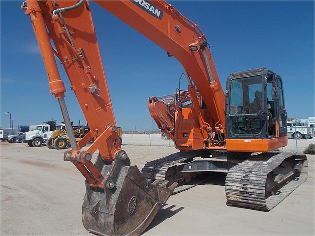 2012 DOOSAN DX235 LCR Photo