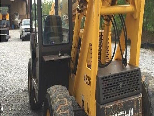 1999 GEHL 553 Photo