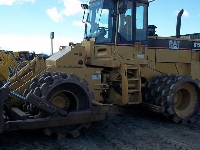 99 CATERPILLAR 815F