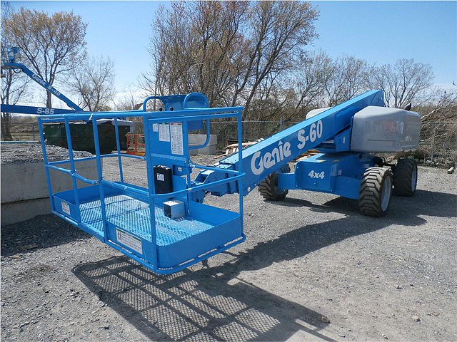 2005 GENIE S60 Photo
