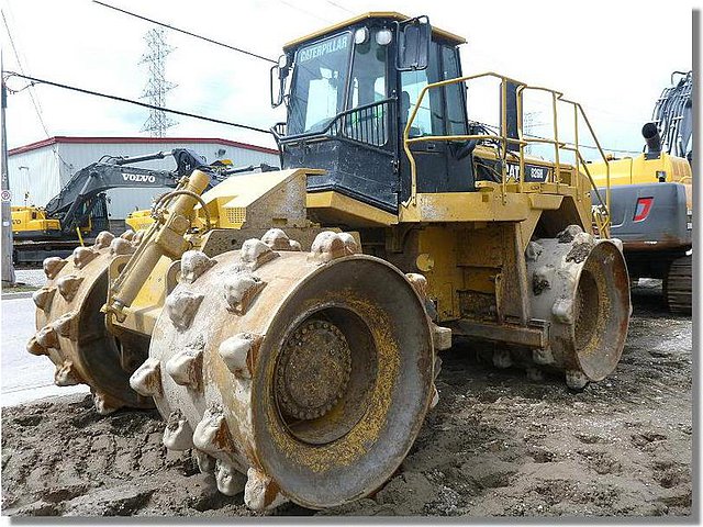 2010 CATERPILLAR 826H Photo