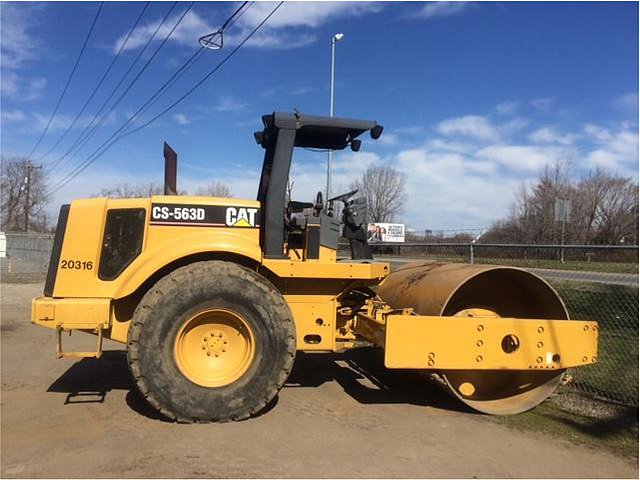 2001 CATERPILLAR CS-563D Photo