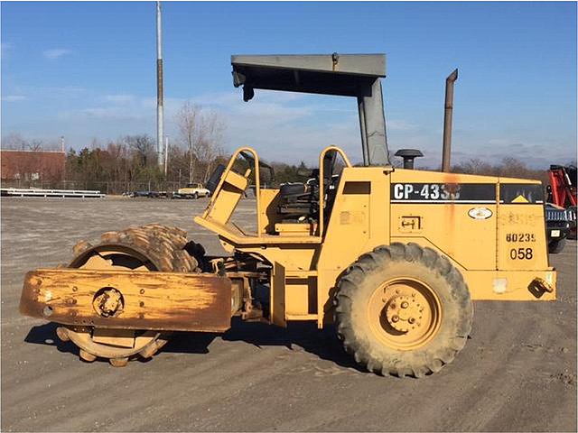 1998 CATERPILLAR CP-433C Photo