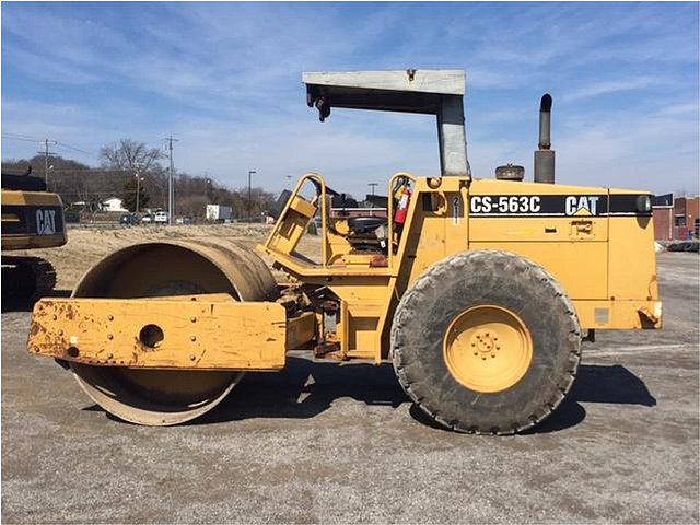 1999 CATERPILLAR CS-563C Photo