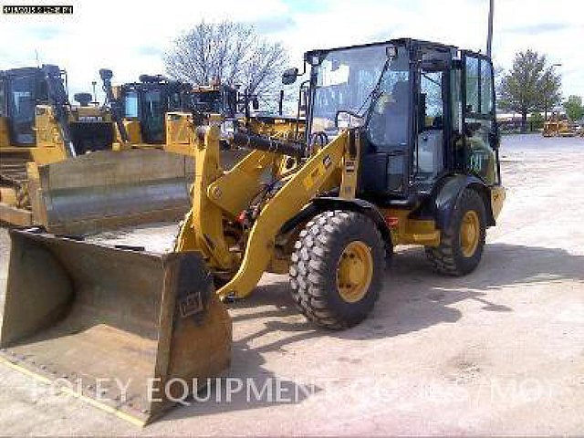 13 CATERPILLAR 906H2