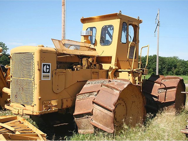 CATERPILLAR 825B Photo
