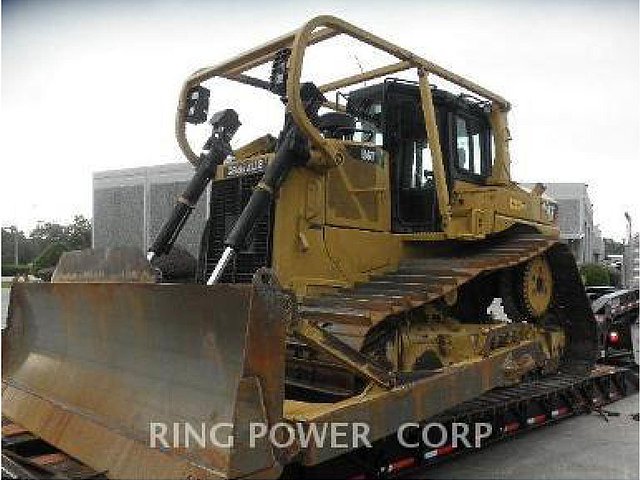 14 CATERPILLAR D6T LGP