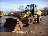 12 CATERPILLAR 930H