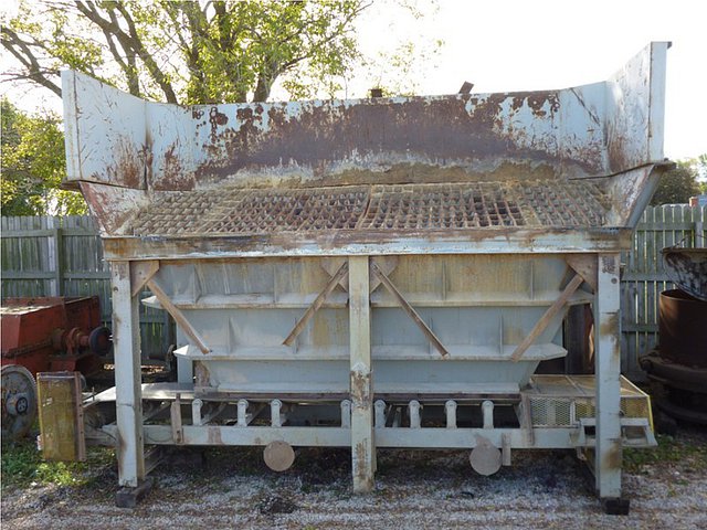 DOZER TRAP BELT FEEDER 36" X 20' W GRIZZLY Photo
