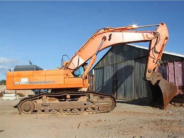 2009 DOOSAN DX520 LC Photo