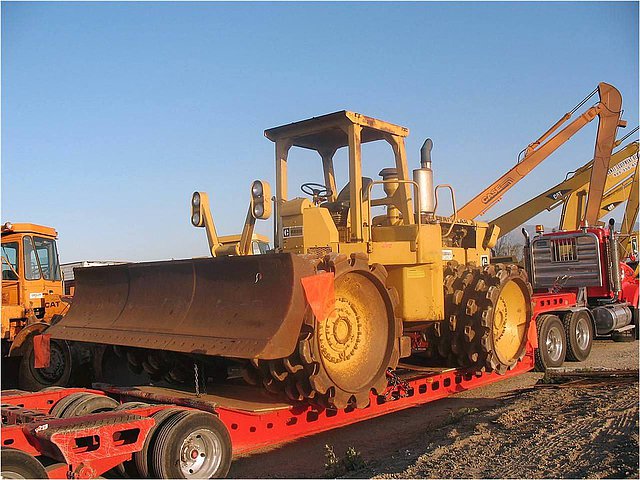 CATERPILLAR 825B Photo