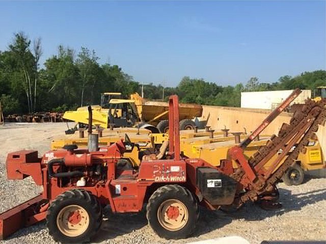 1999 DITCH WITCH 8020 Photo