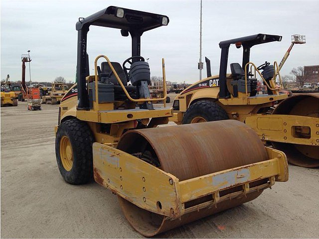 2005 CATERPILLAR CS-423E Photo