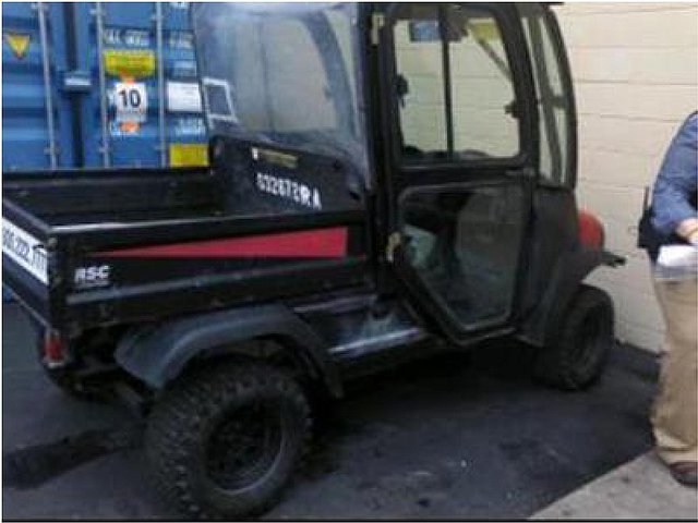 2011 CLUB CAR XRT 1550G W/CAB Photo