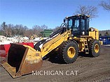 12 CATERPILLAR 930H
