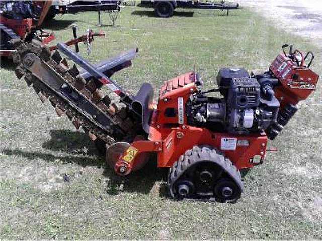 2011 DITCH WITCH RT12 Photo