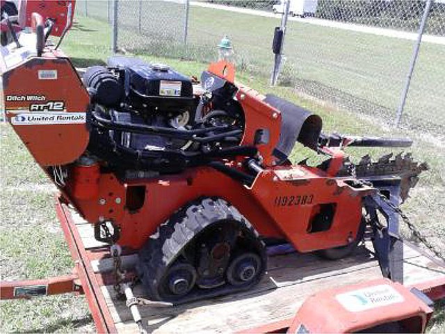 2011 DITCH WITCH RT12 Photo