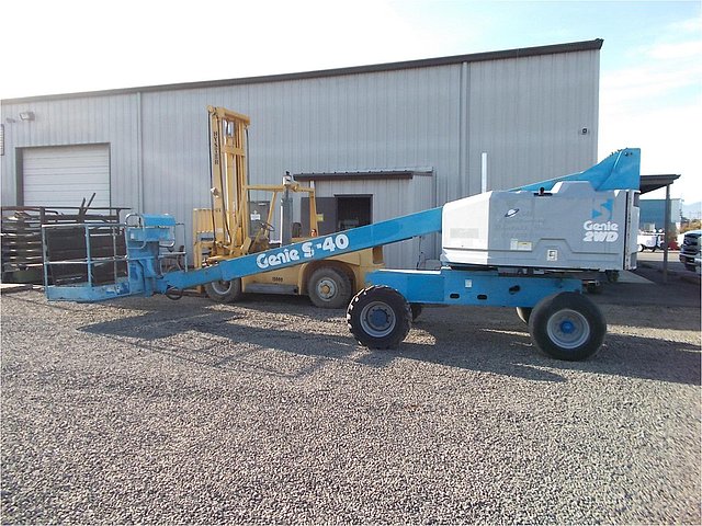 1997 GENIE S40 Photo