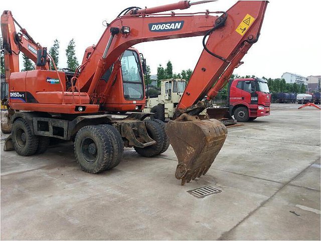 2010 DOOSAN DH150W-7 Photo