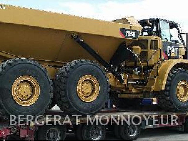 2013 CATERPILLAR 735B Photo