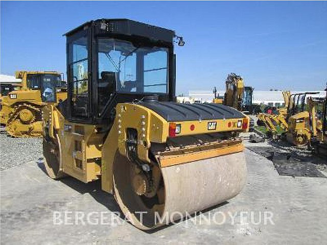 2014 CATERPILLAR CB54B Photo