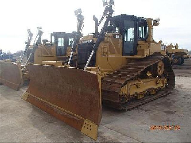 13 CATERPILLAR D6T LGP VP