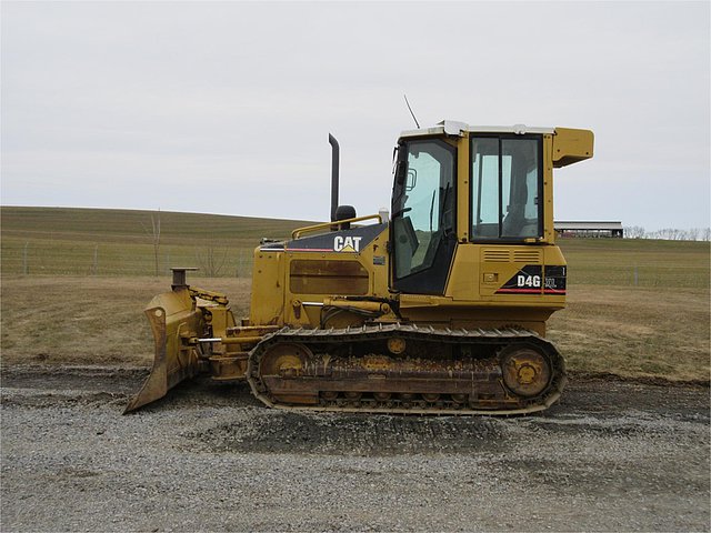 2004 CATERPILLAR D4G XL Photo