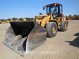 12 CATERPILLAR 938H