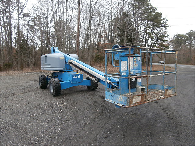 2005 GENIE S40 Photo