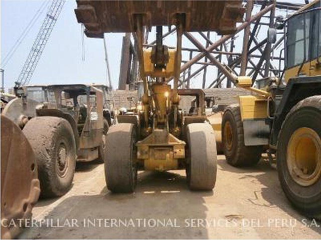 2010 CATERPILLAR R1300G Photo