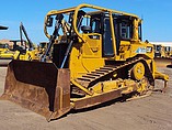 11 CATERPILLAR D6T XL