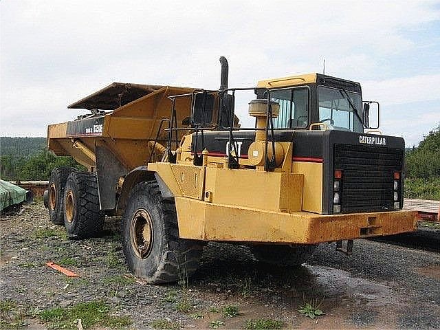 2001 CATERPILLAR D350E Photo