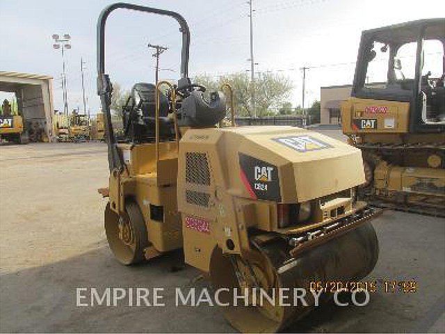 2013 CATERPILLAR CB24 Photo