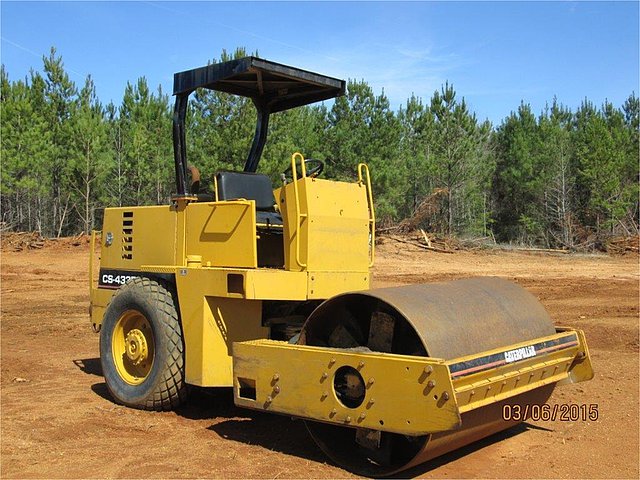 1988 CATERPILLAR CS-433B Photo