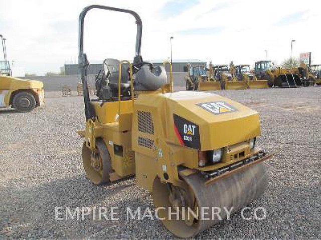 2013 CATERPILLAR CB24 Photo