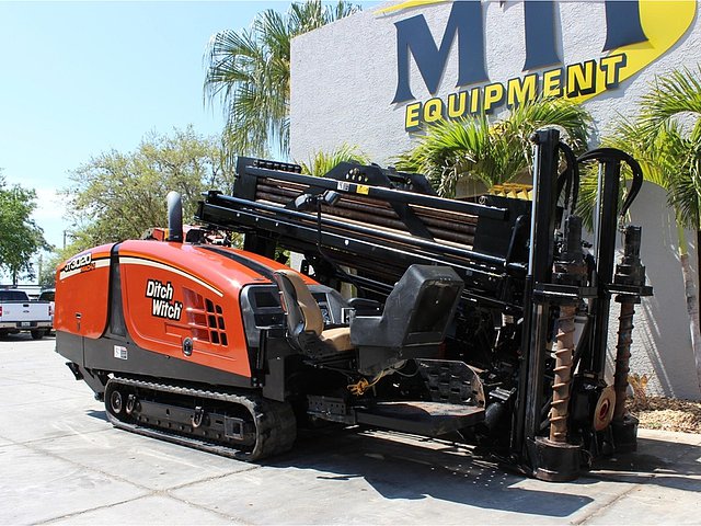 2011 DITCH WITCH JT3020 MACH 1 Photo