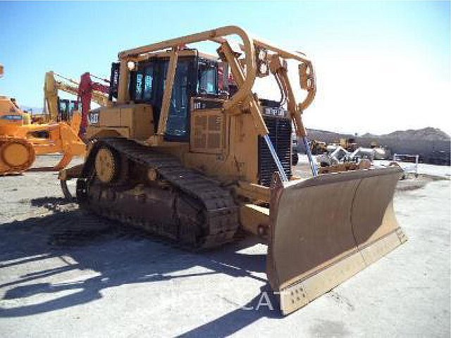 07 CATERPILLAR D6T XL