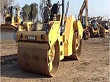 2011 CATERPILLAR CB64 Photo #2
