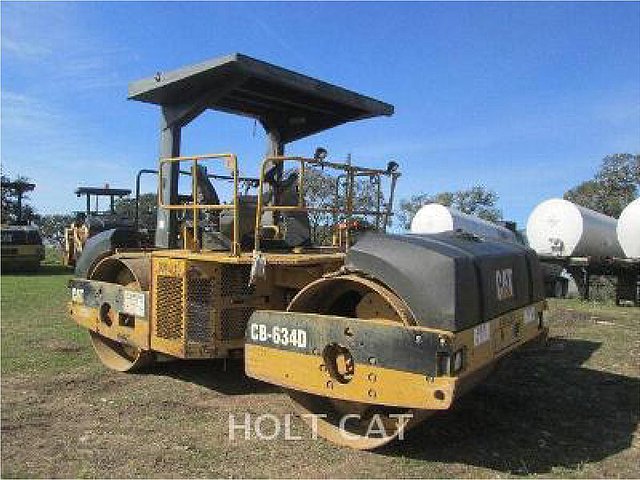 2004 CATERPILLAR CB-634D Photo