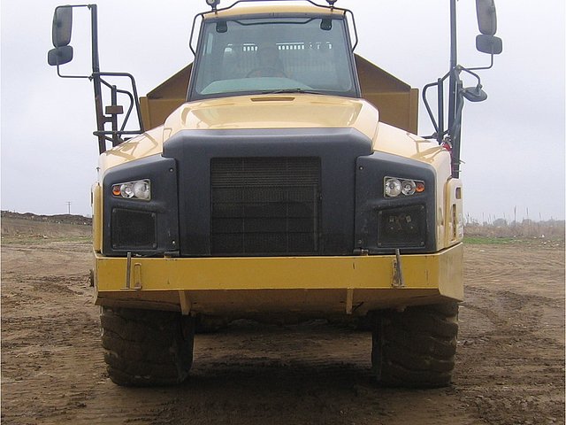 2011 CATERPILLAR 740B Photo