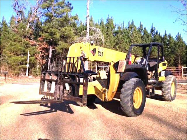 2004 CATERPILLAR TH560B Photo