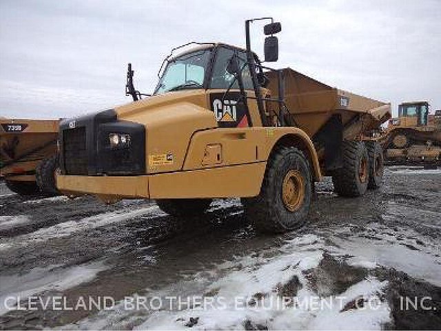 12 CATERPILLAR 735B