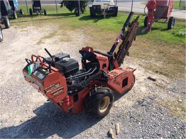 2011 DITCH WITCH RT12 Photo