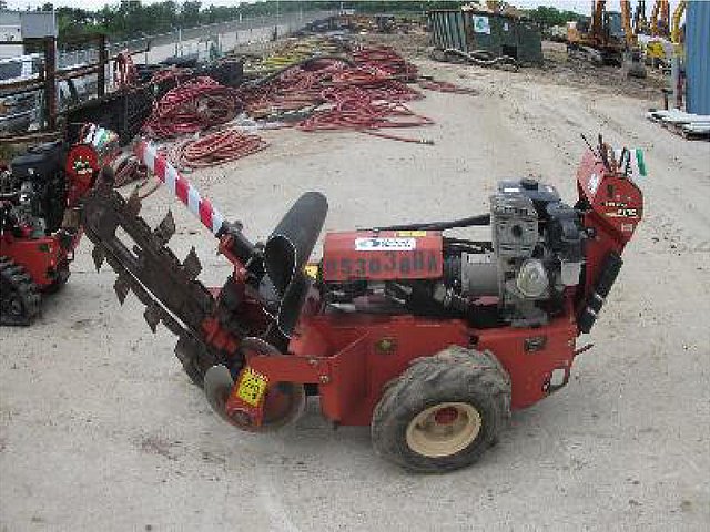 2011 DITCH WITCH RT10 Photo